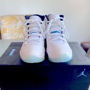 New authentic Air Jordan’s 11 retro, in legend blue size 9.